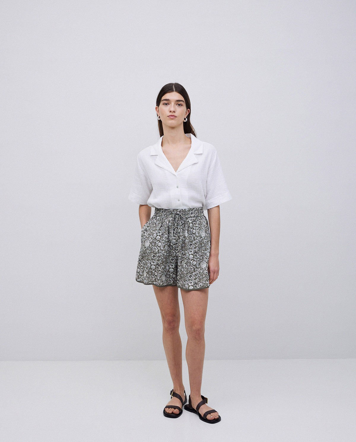 Shorts khaki floreale