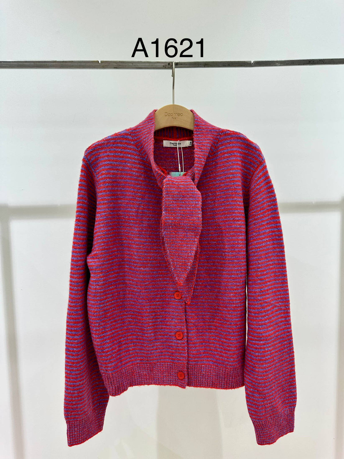 Gilet a righe in maglia con fiocco al collo - A1621