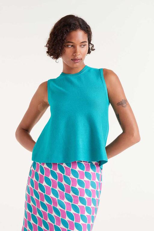 Top svasato in maglia verde