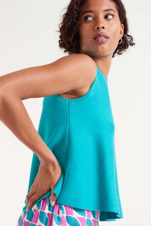Top svasato in maglia verde