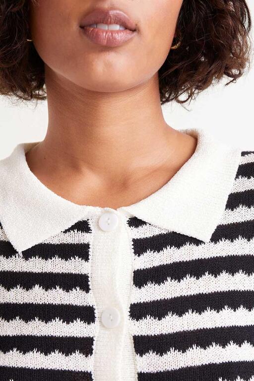Cardigan a collo alto a righe nere