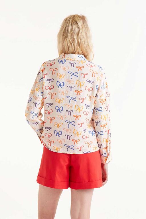 Camicia fluida con stampa a fiocco