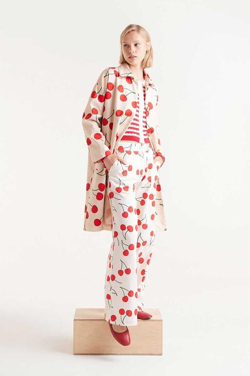Trench con stampa ciliegia