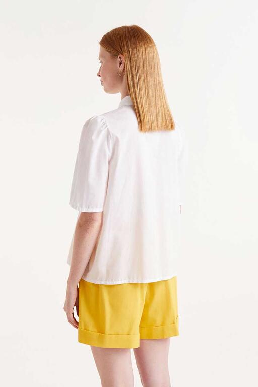 Camicia a maniche corte con stampa a pois neri