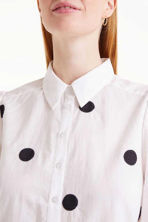 Camicia a maniche corte con stampa a pois neri