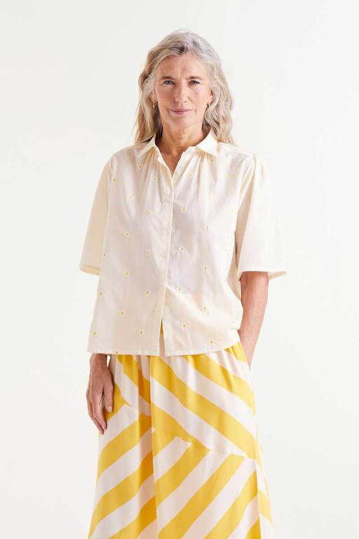 Camicia a maniche corte con stampa a margherite
