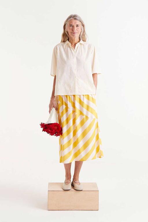 Camicia a maniche corte con stampa a margherite