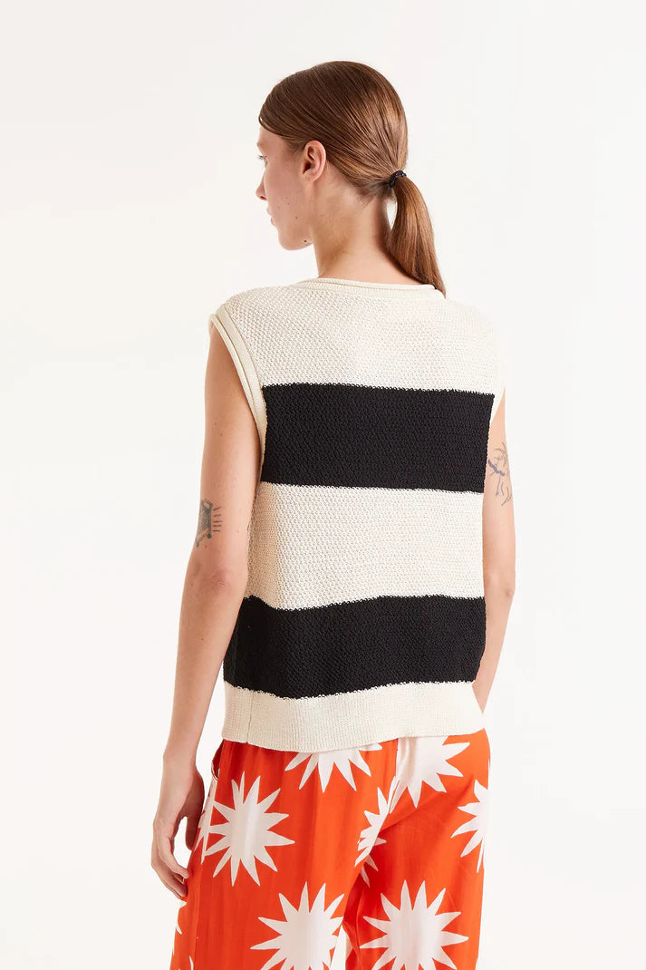 Top in maglia a righe nere