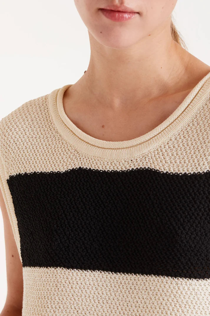 Top in maglia a righe nere