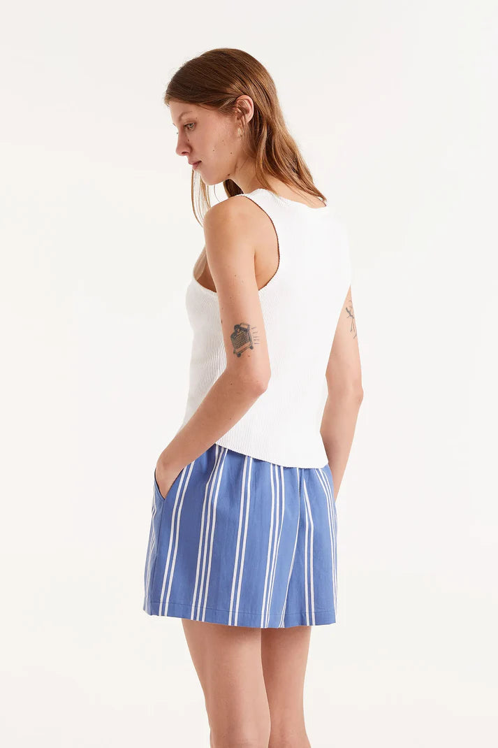 Maglia bianca con bottoni