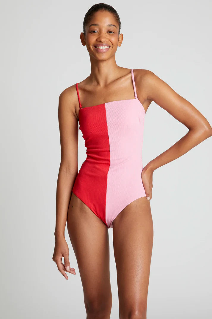 Costume da bagno bicolore rosso con scollo dritto