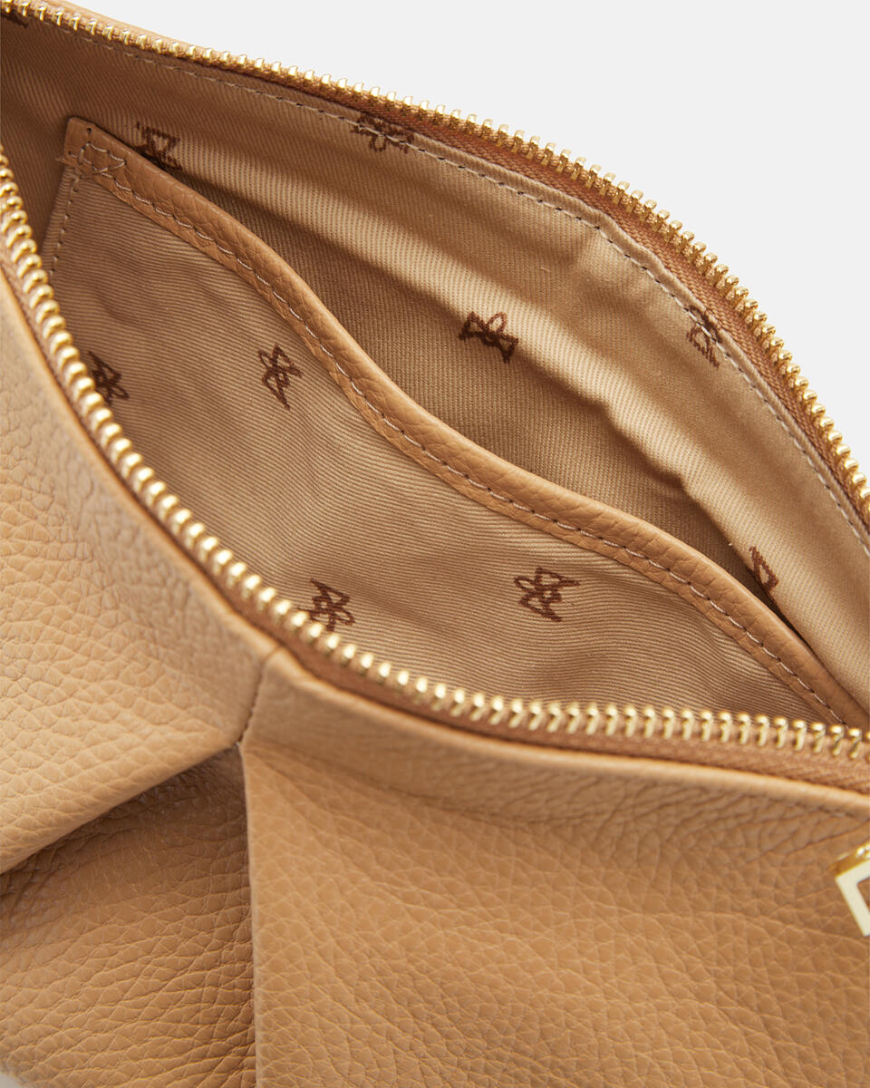 Emma Pouch colore champagne