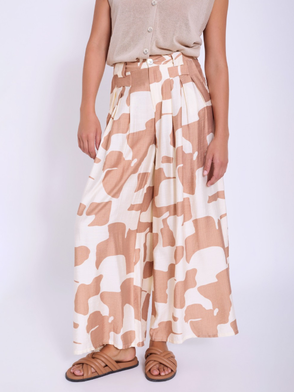 Pantalone abstract