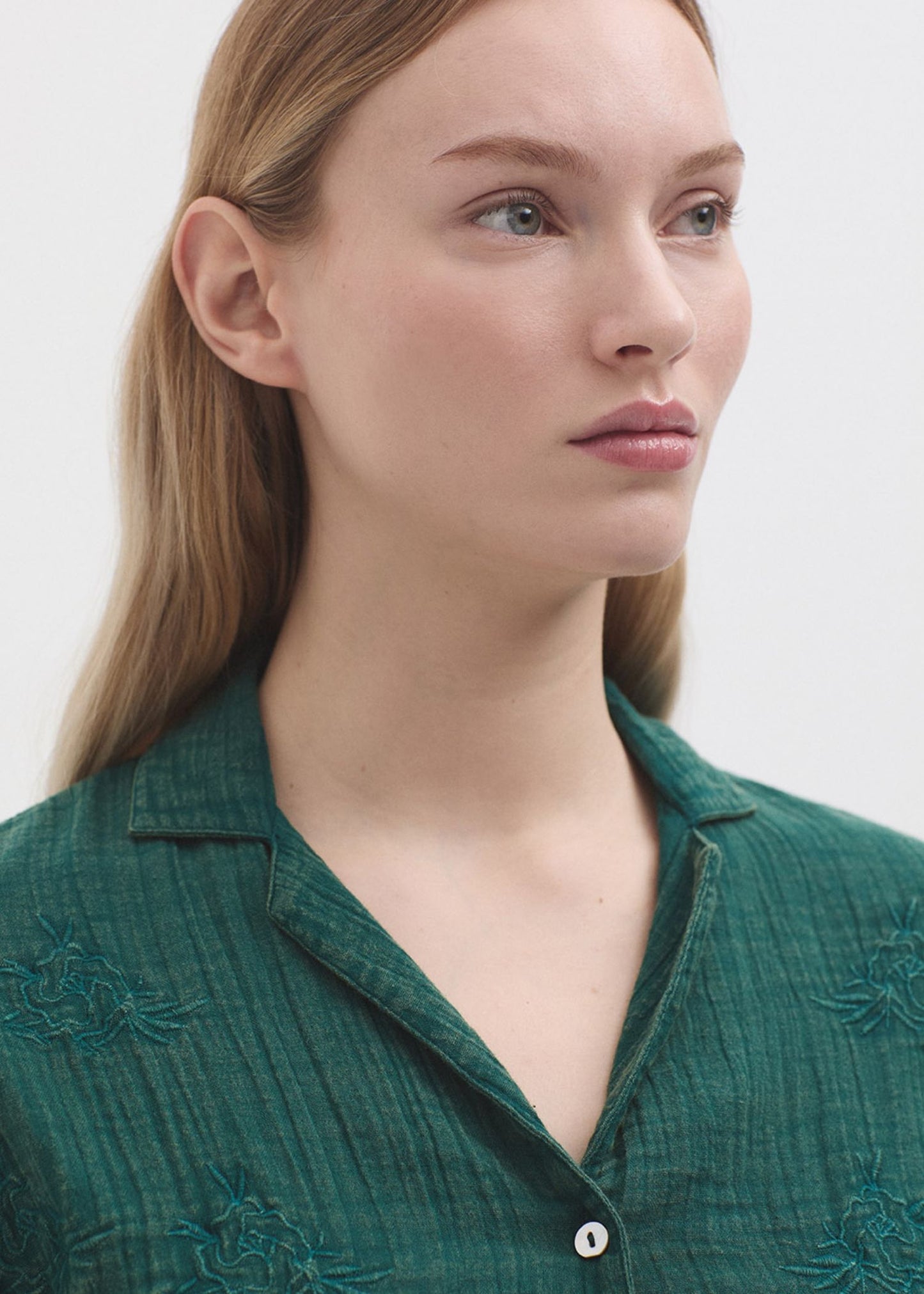 Camicia ricamata in cotone