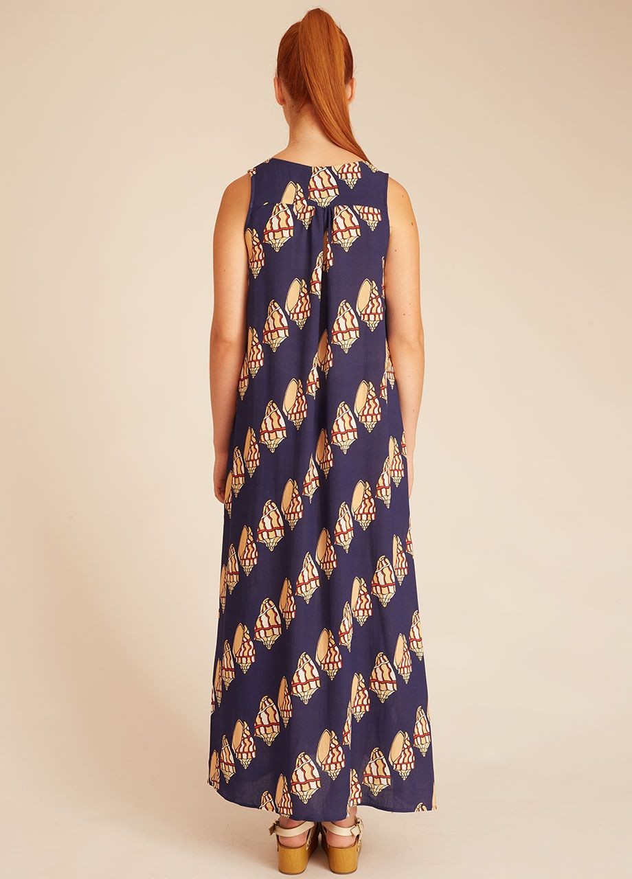 Long dress conchiglie