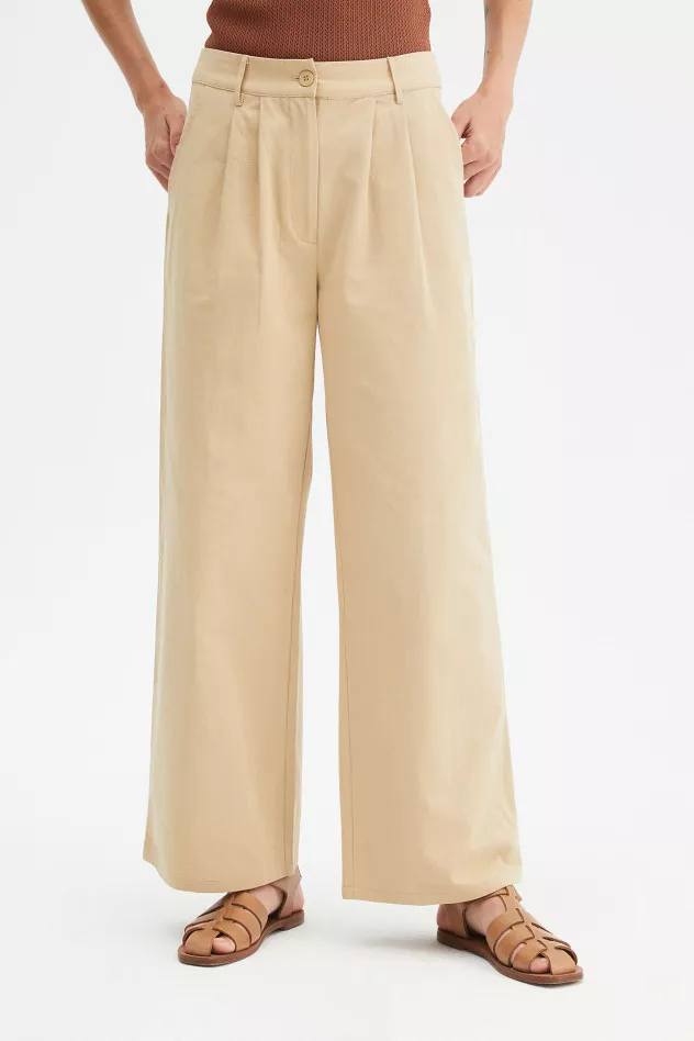 Pantaloni lunghi dritti con pinces beige