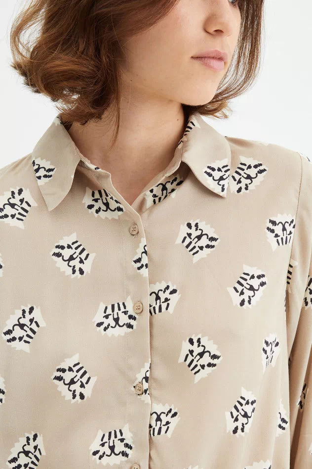 Camicia in viscosa LENZING™ ECOVERO™ con fantasia ad animali