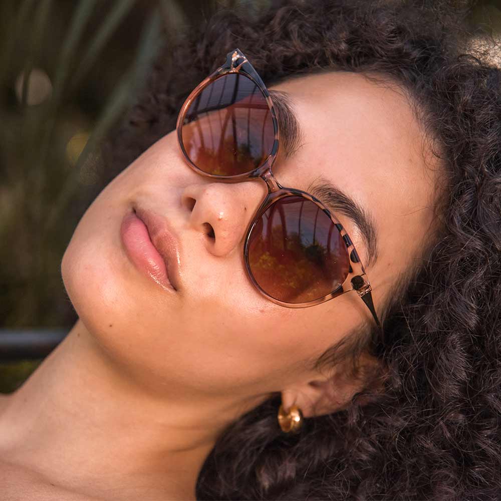 Occhiali da sole in policarbonato cat-eye Angèle ANG3 Leo Amber