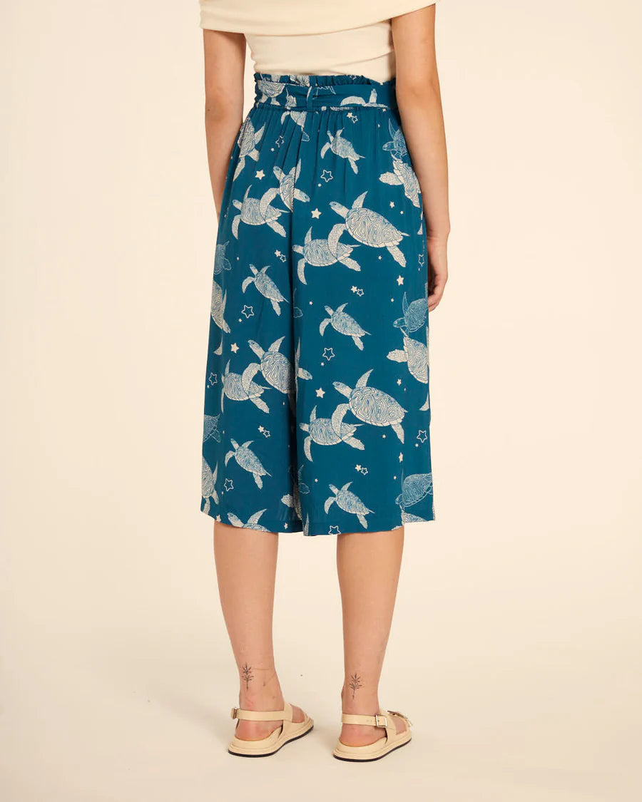 Pantalone culotte tipo paperbag e stampa tartaruga