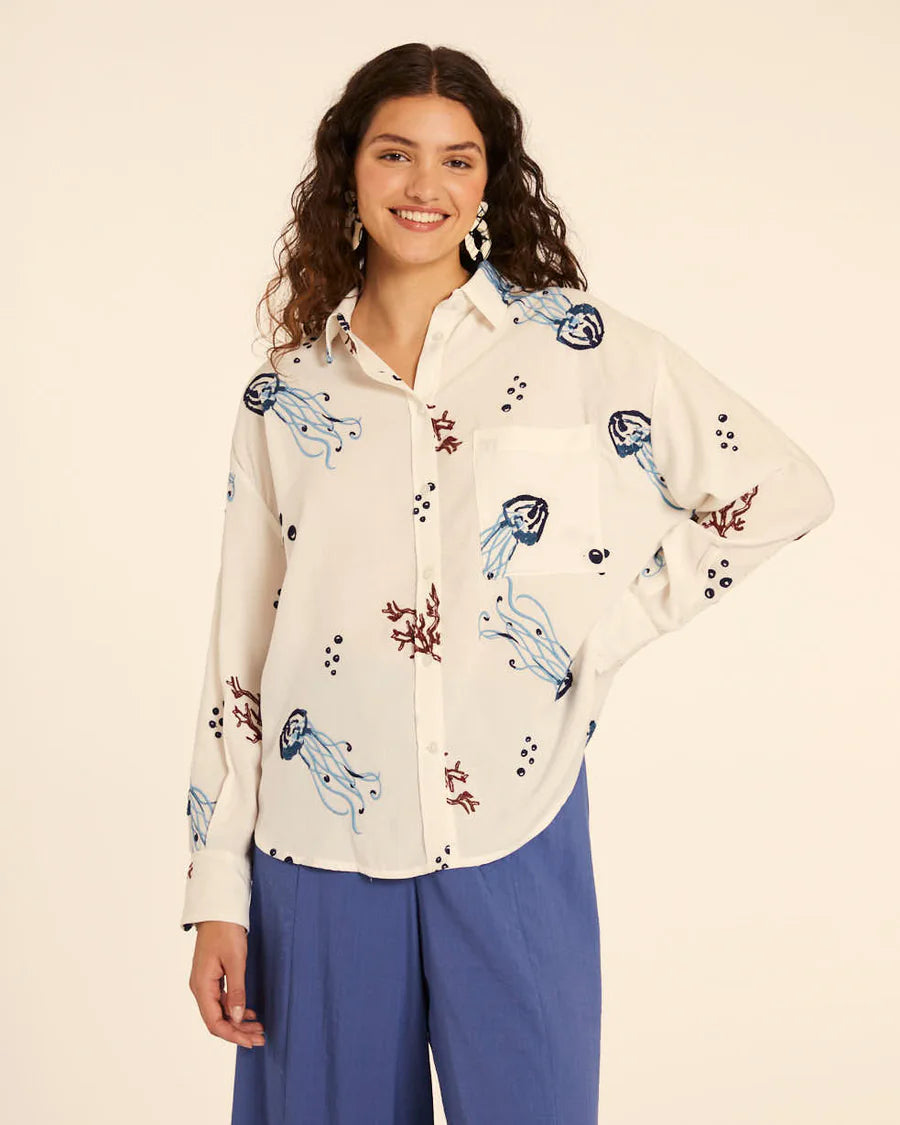 Camicia ricamata con meduse