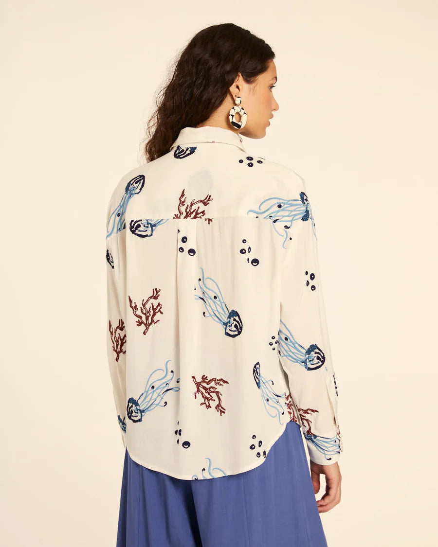 Camicia ricamata con meduse