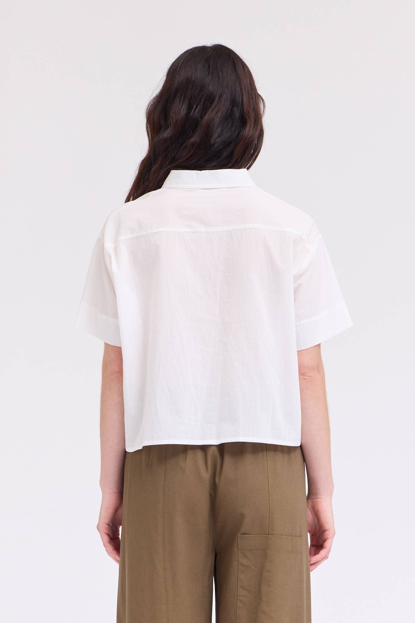 42277 - CAMICIA CORTA A MANICHE CORTE CON BOTTONI