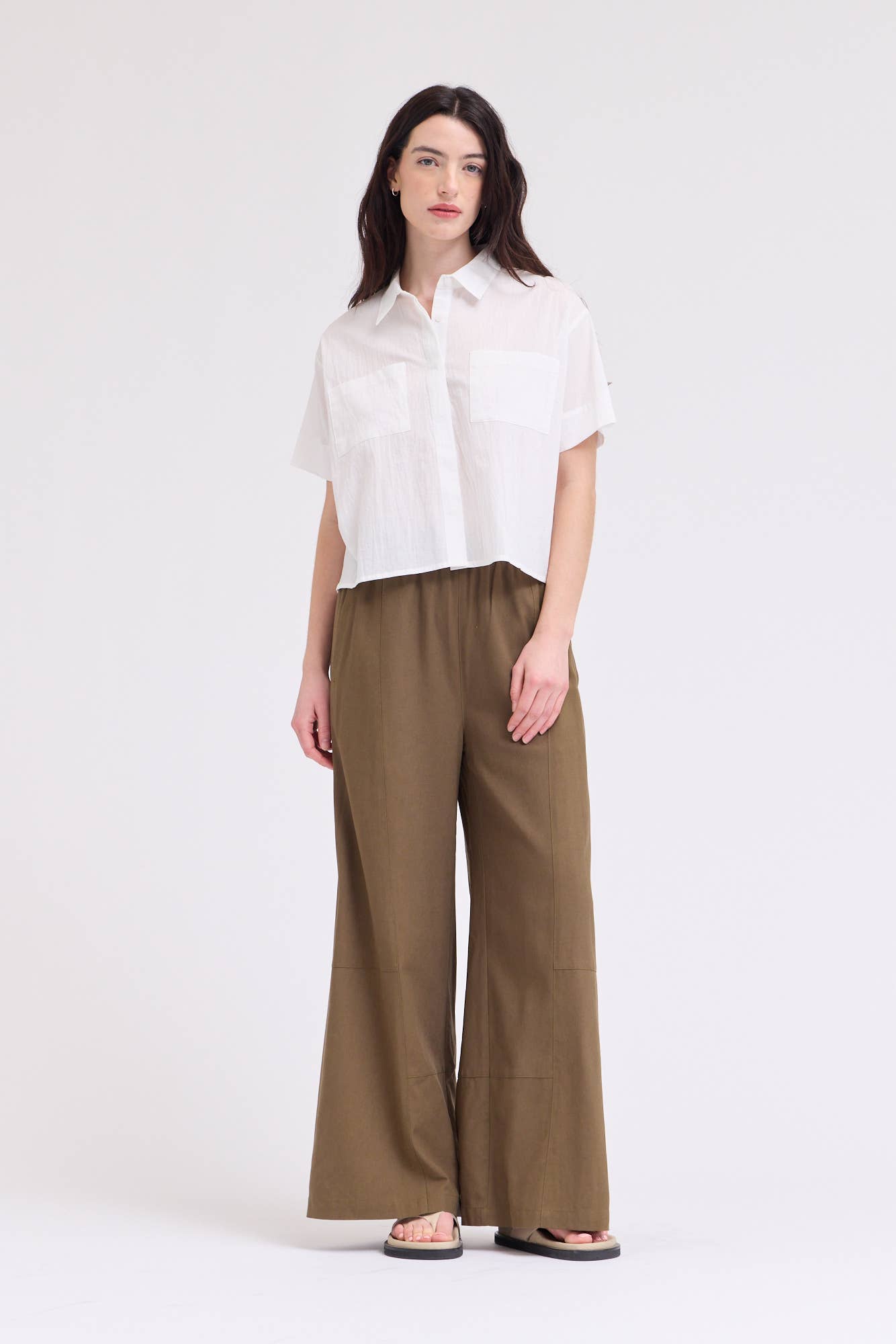 42277 - CAMICIA CORTA A MANICHE CORTE CON BOTTONI