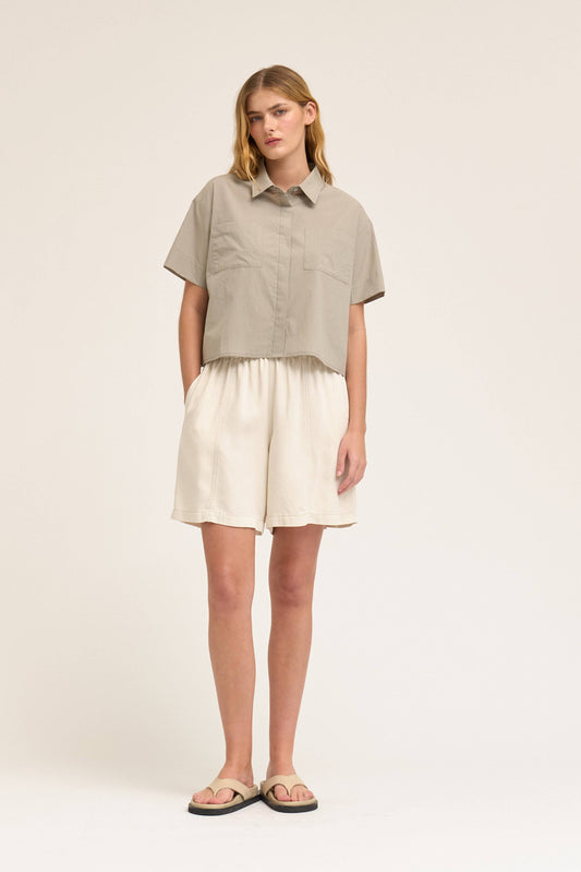 42277 - CAMICIA CORTA A MANICHE CORTE CON BOTTONI