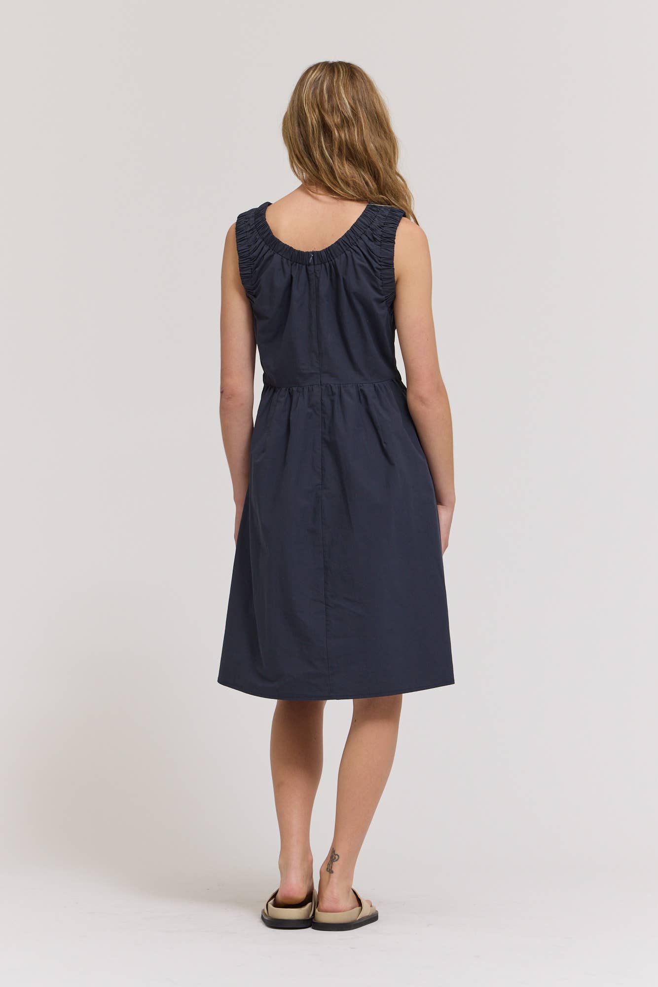 61325 - ABITO SMANICATO IN COTONE ARRICCIATO