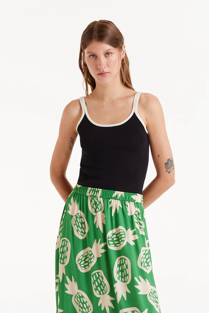 Top nero con spalline