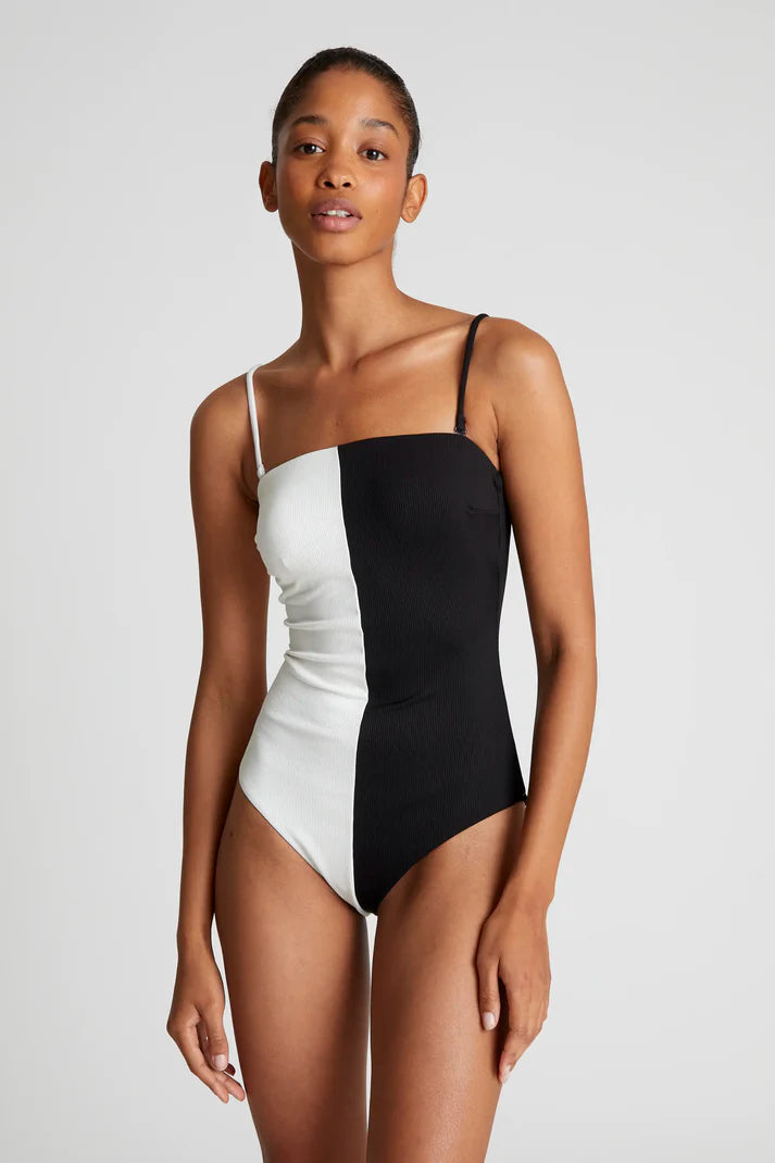 Costume da bagno bicolore nero con scollatura dritta