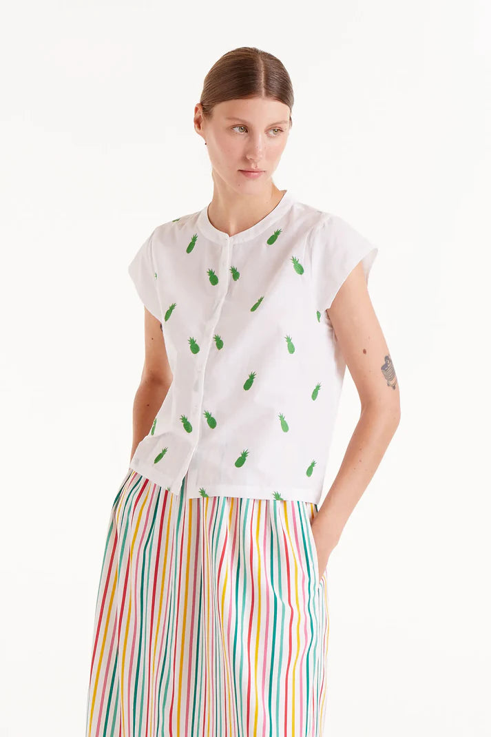Camicia bianca con collo alla coreana e motivo ananas