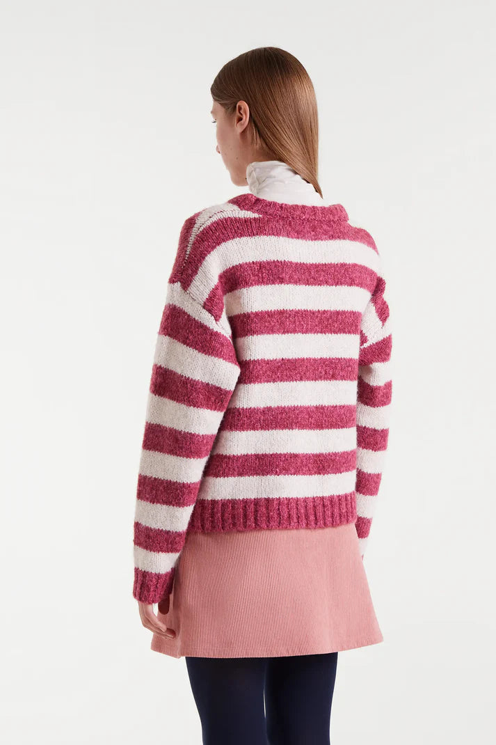 Maglione lavorato a maglia con righe bianche e fucsia
