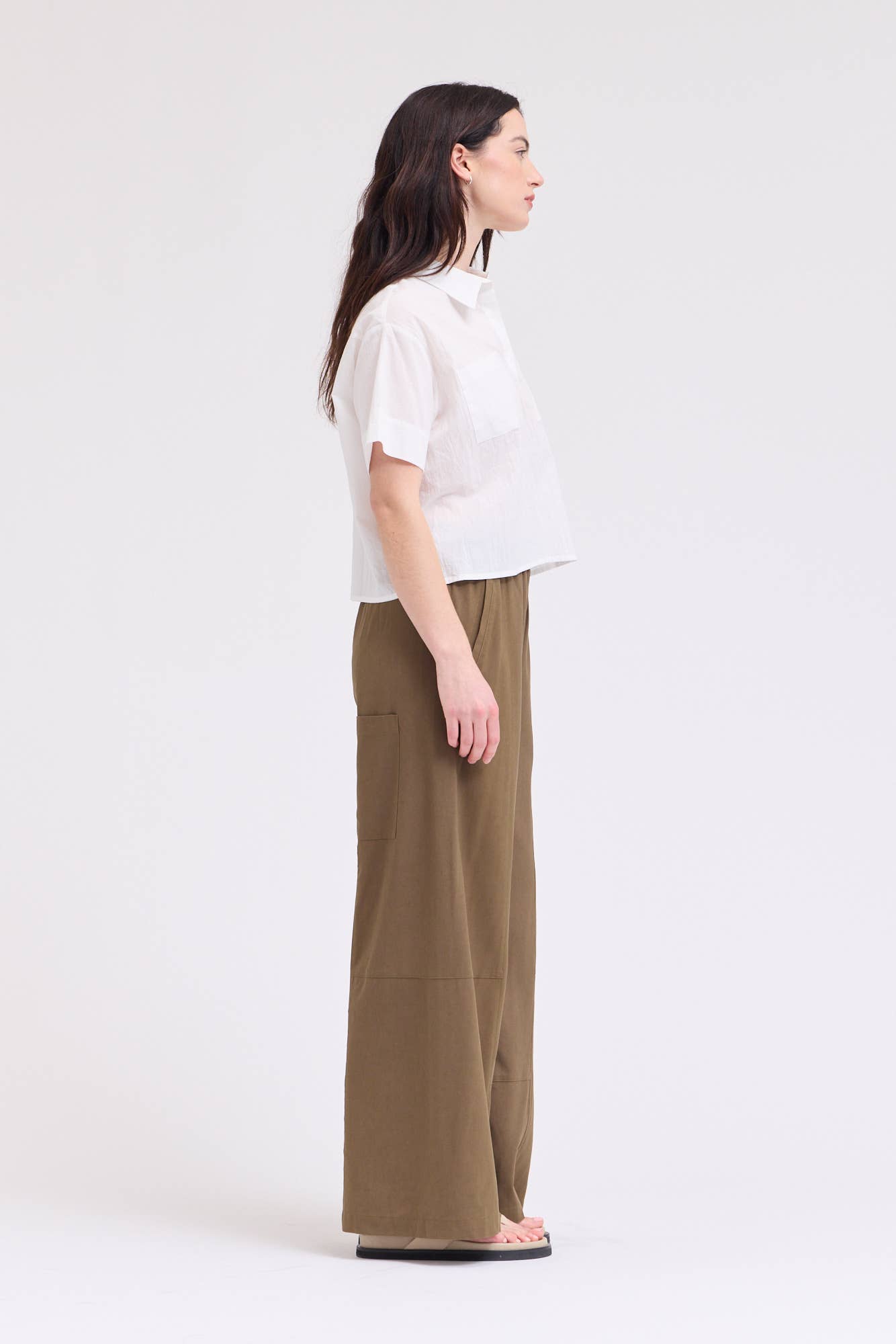 42277 - CAMICIA CORTA A MANICHE CORTE CON BOTTONI