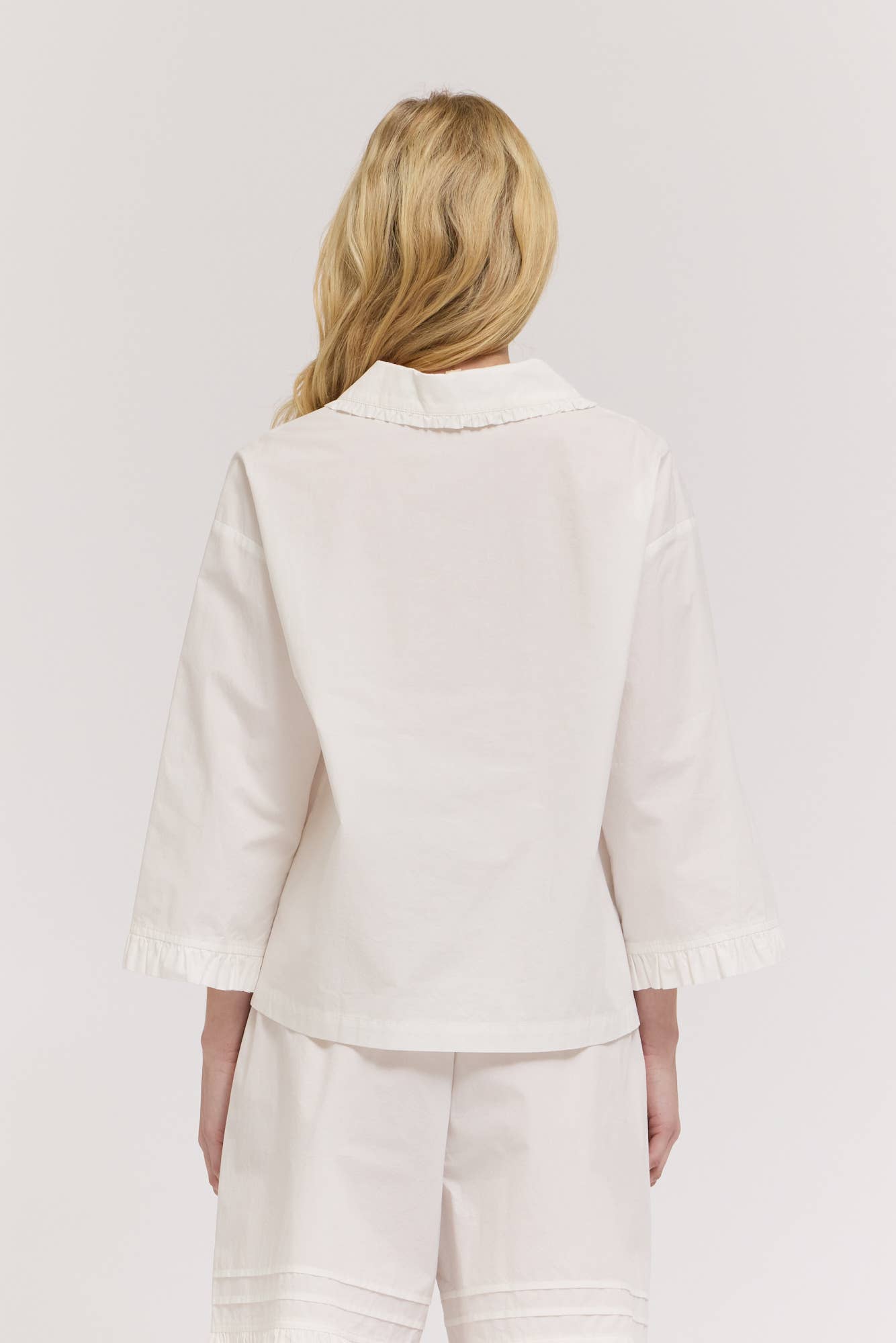 42150SC - CAMICIA CON MANICHE A PIEGHE RUFFE
