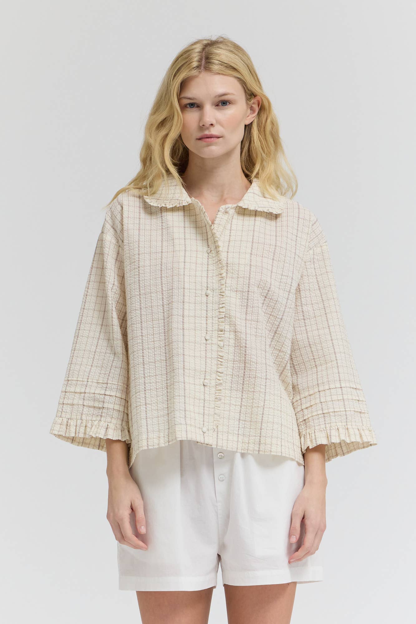 42150HS - CAMICIA A MANICHE CON PIEGHE A BALZA A QUADRI
