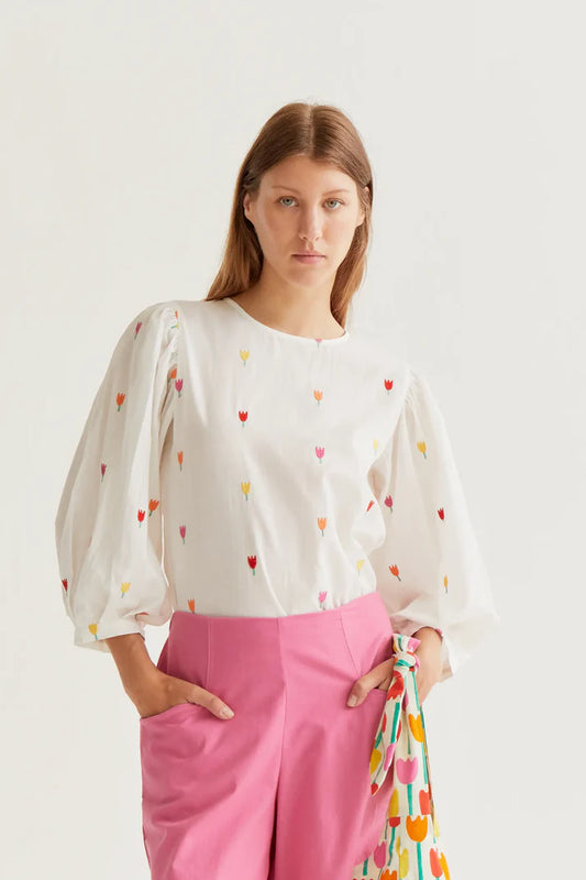 Top con tulipani