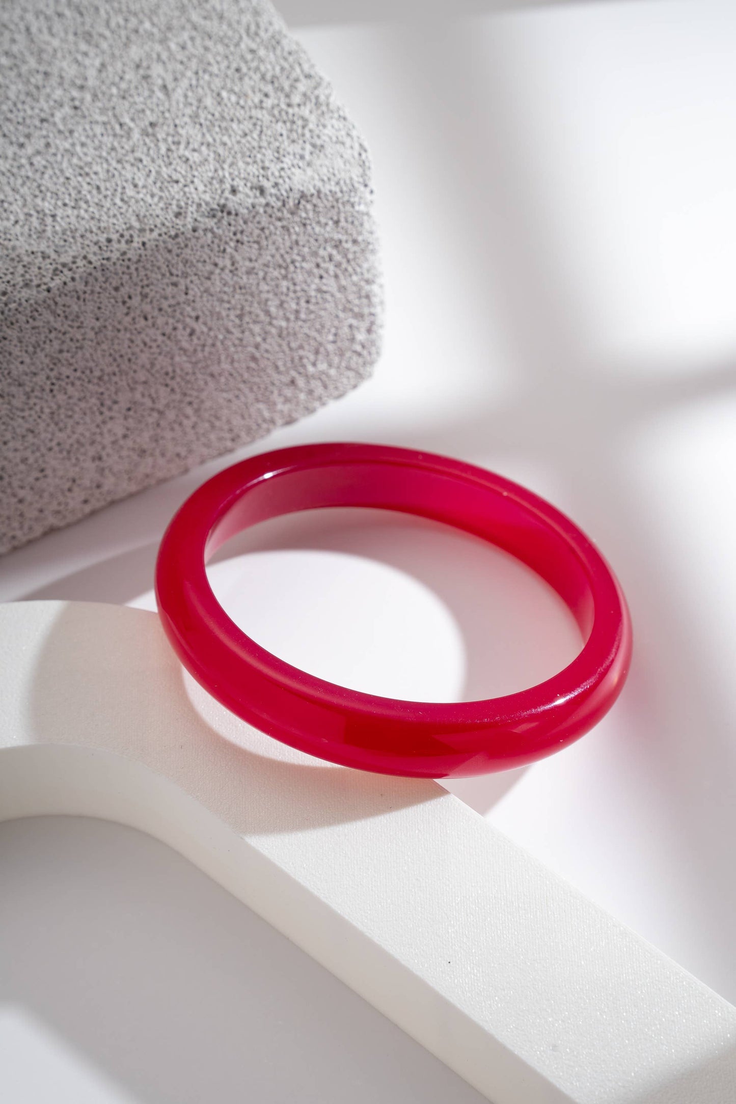 Bracciale Sottile in Resina Effetto Marmo — Bracciale Chic Leggero da Abbinare