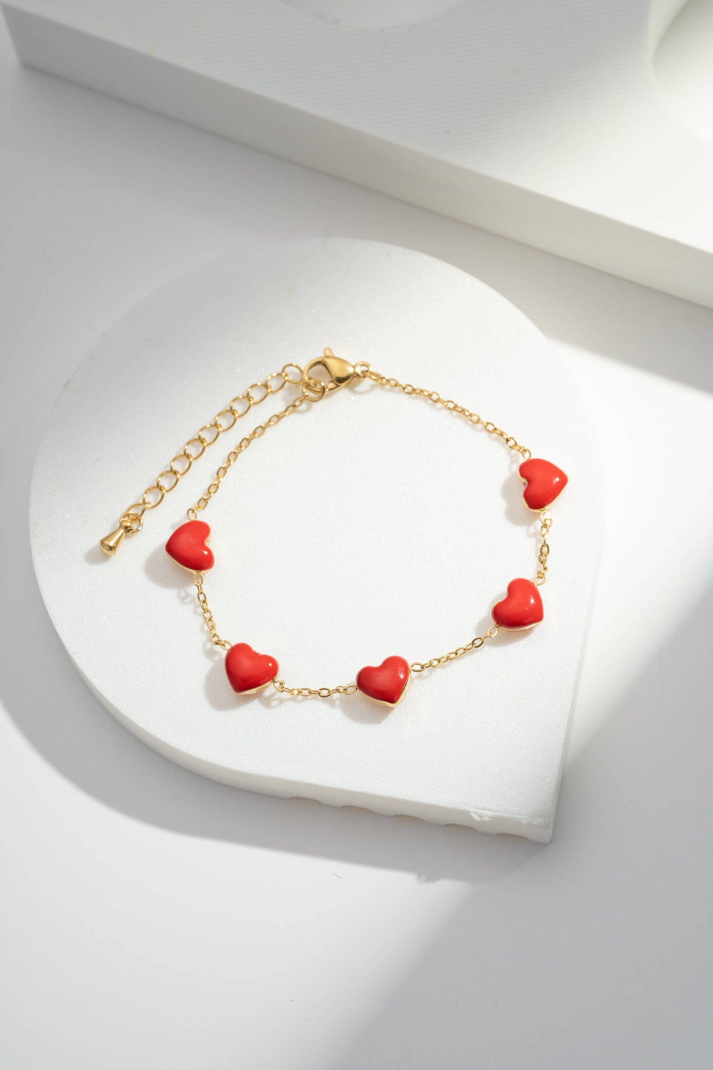 Bracciale dorato cuori rossi in acciaio inossidabile romantico