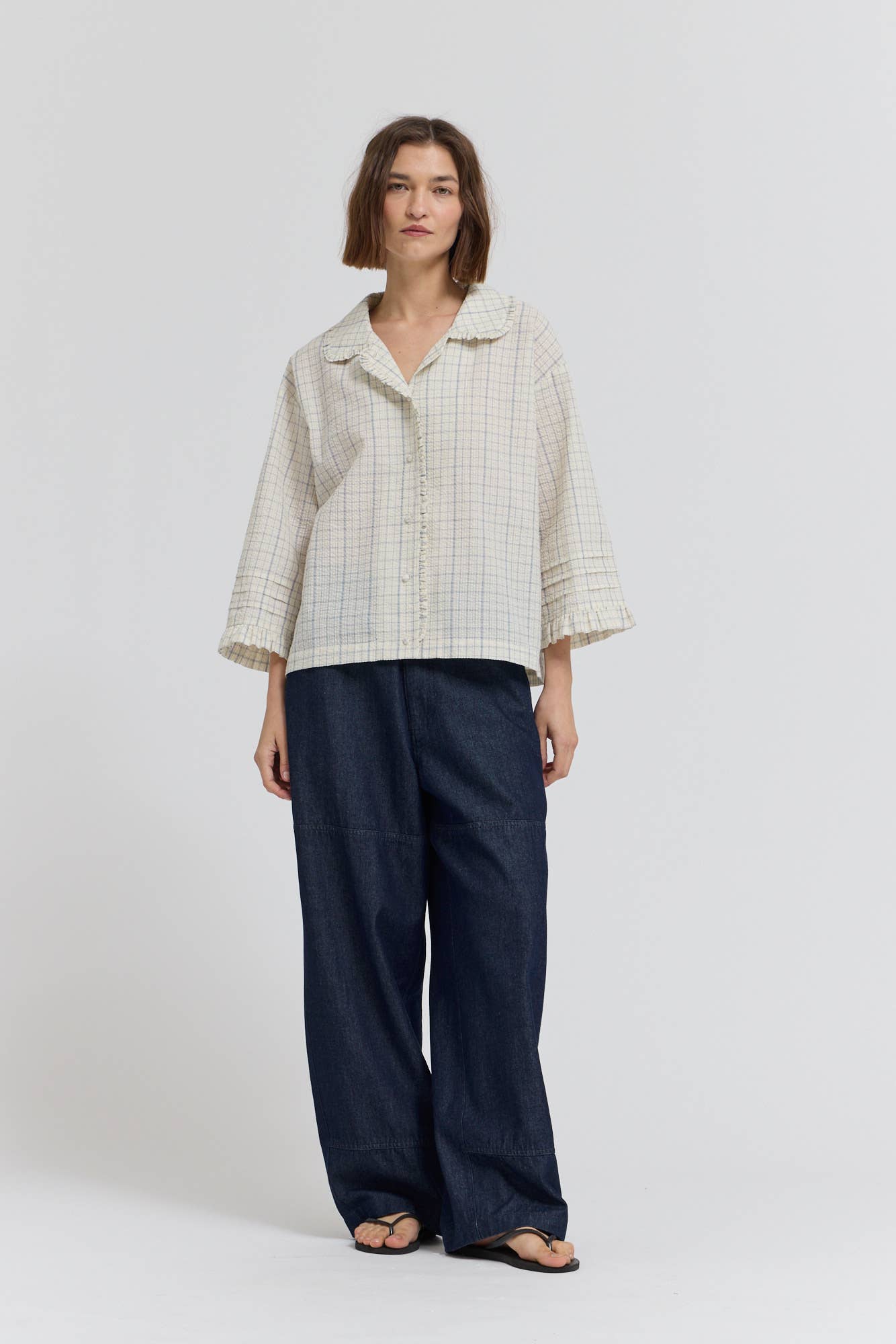 42150HS - CAMICIA A MANICHE CON PIEGHE A BALZA A QUADRI