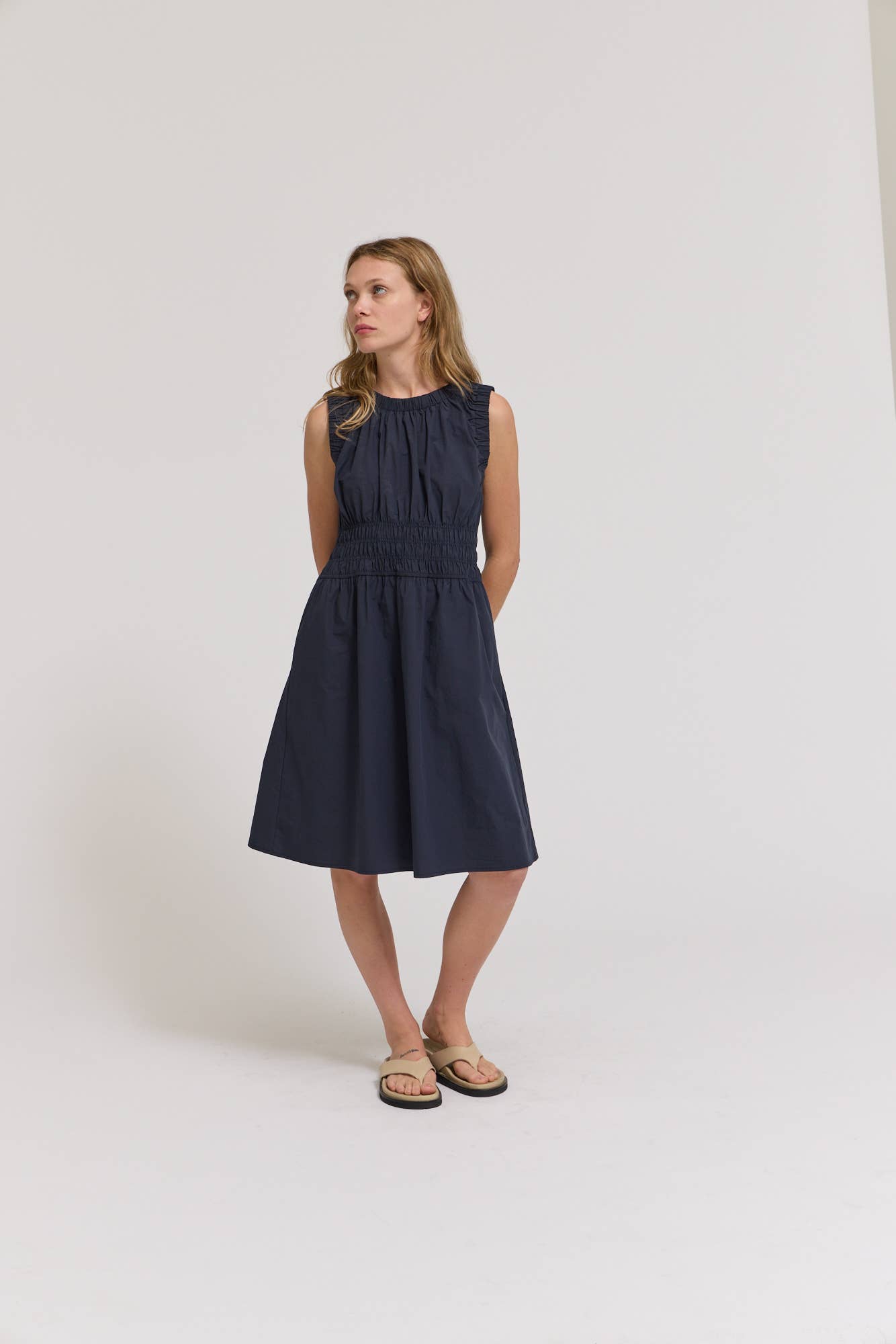 61325 - ABITO SMANICATO IN COTONE ARRICCIATO