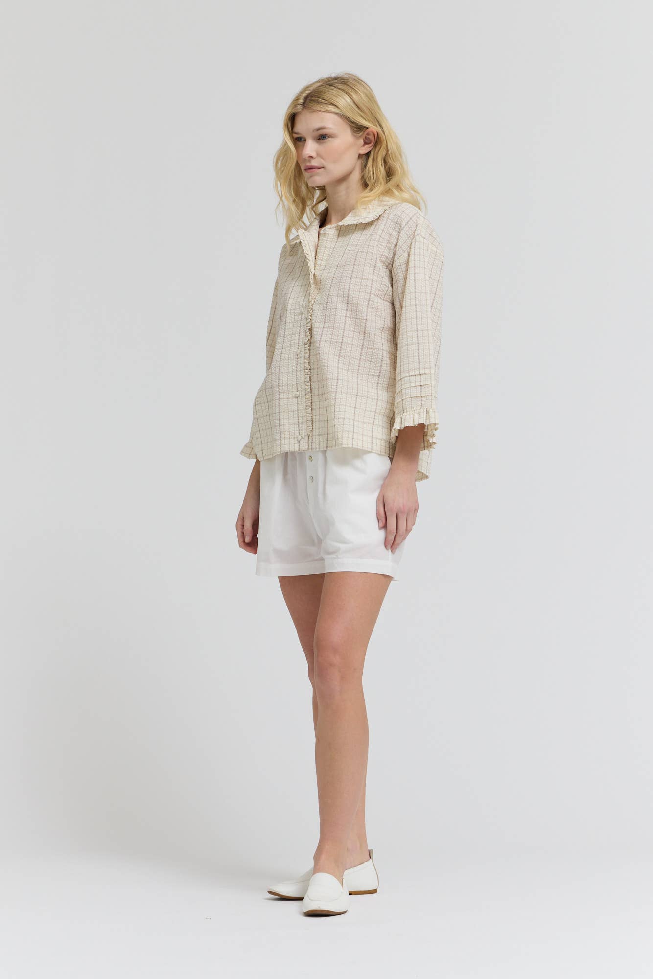 42150HS - CAMICIA A MANICHE CON PIEGHE A BALZA A QUADRI