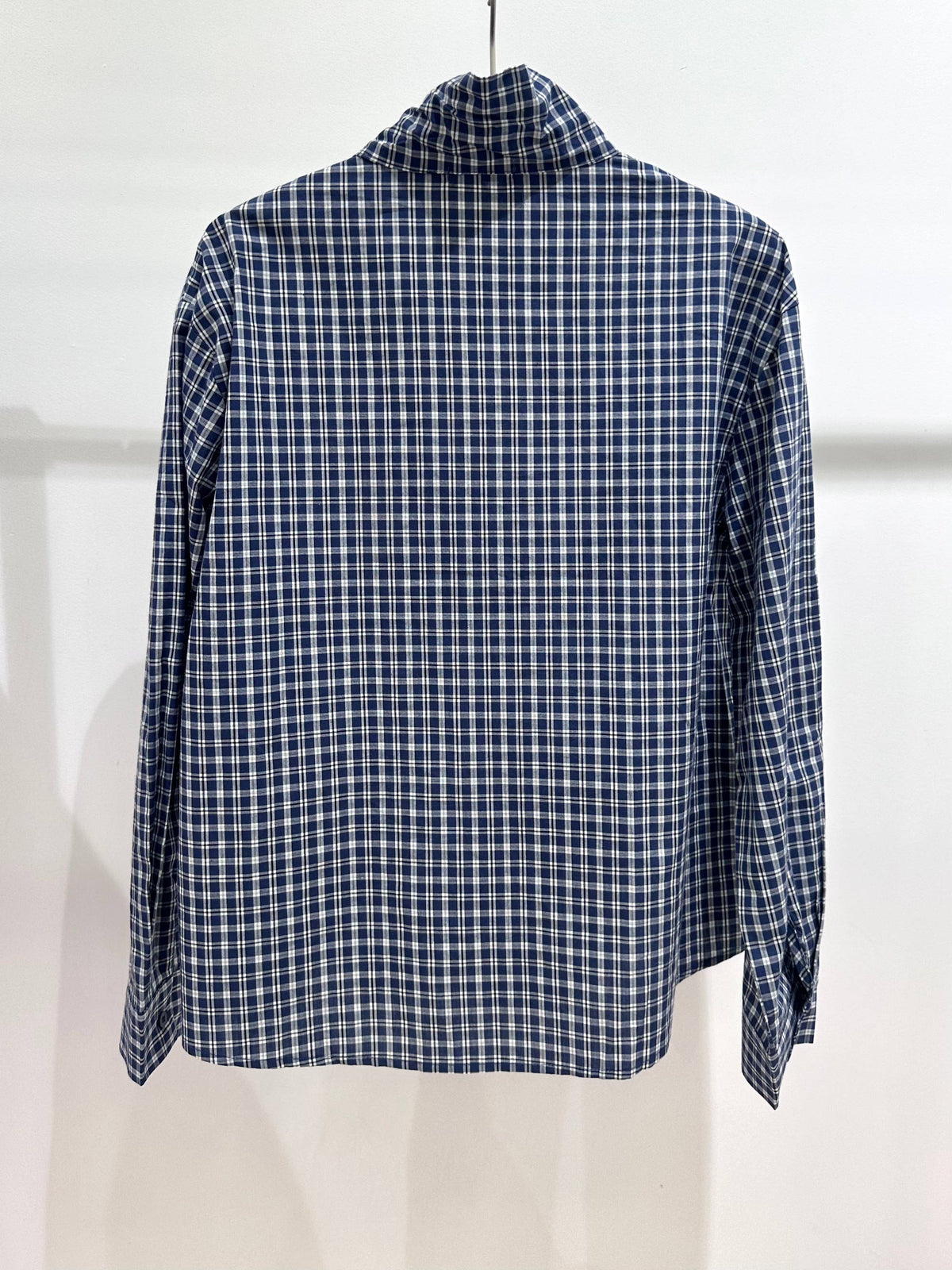 Camicia da donna a quadri con collo incrociato asimmetrico - 32251
