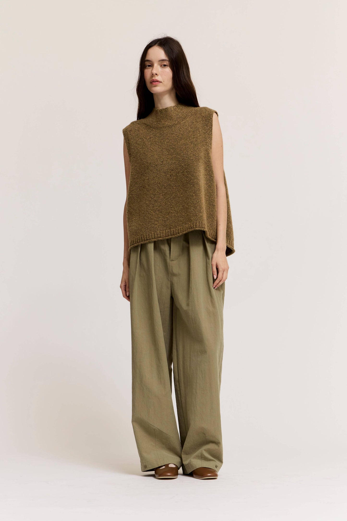 42367 - GILET IN MAGLIA CON SPACCHI: CAMMELLO / Contemporaneo / M