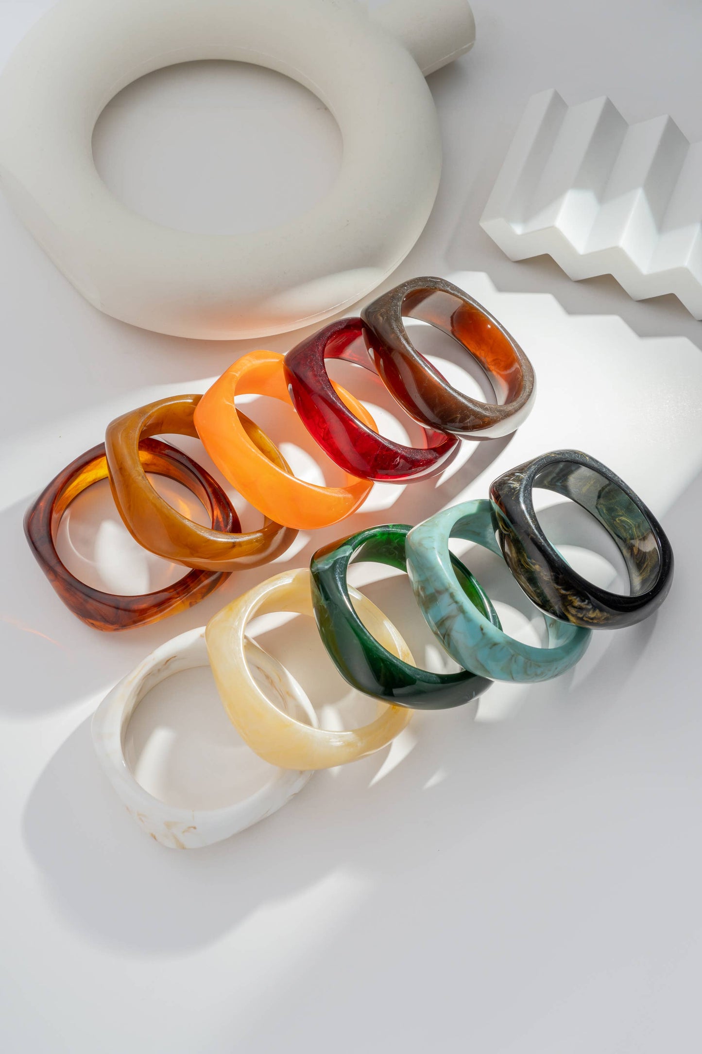 Set di 10 Braccialetti Rigidi in Resina Colorata alla Moda Multicolore