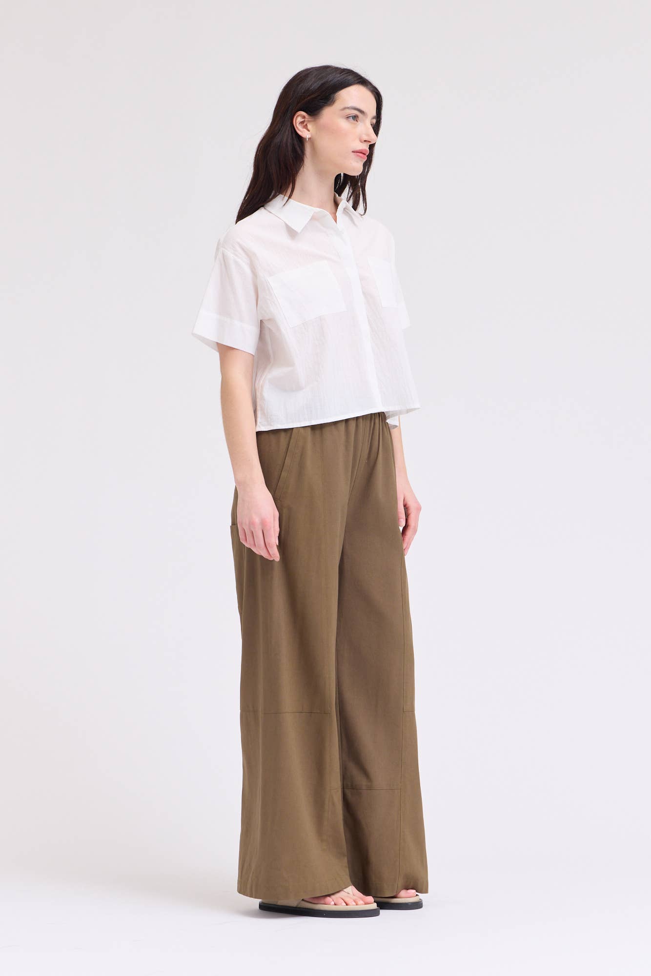 42277 - CAMICIA CORTA A MANICHE CORTE CON BOTTONI