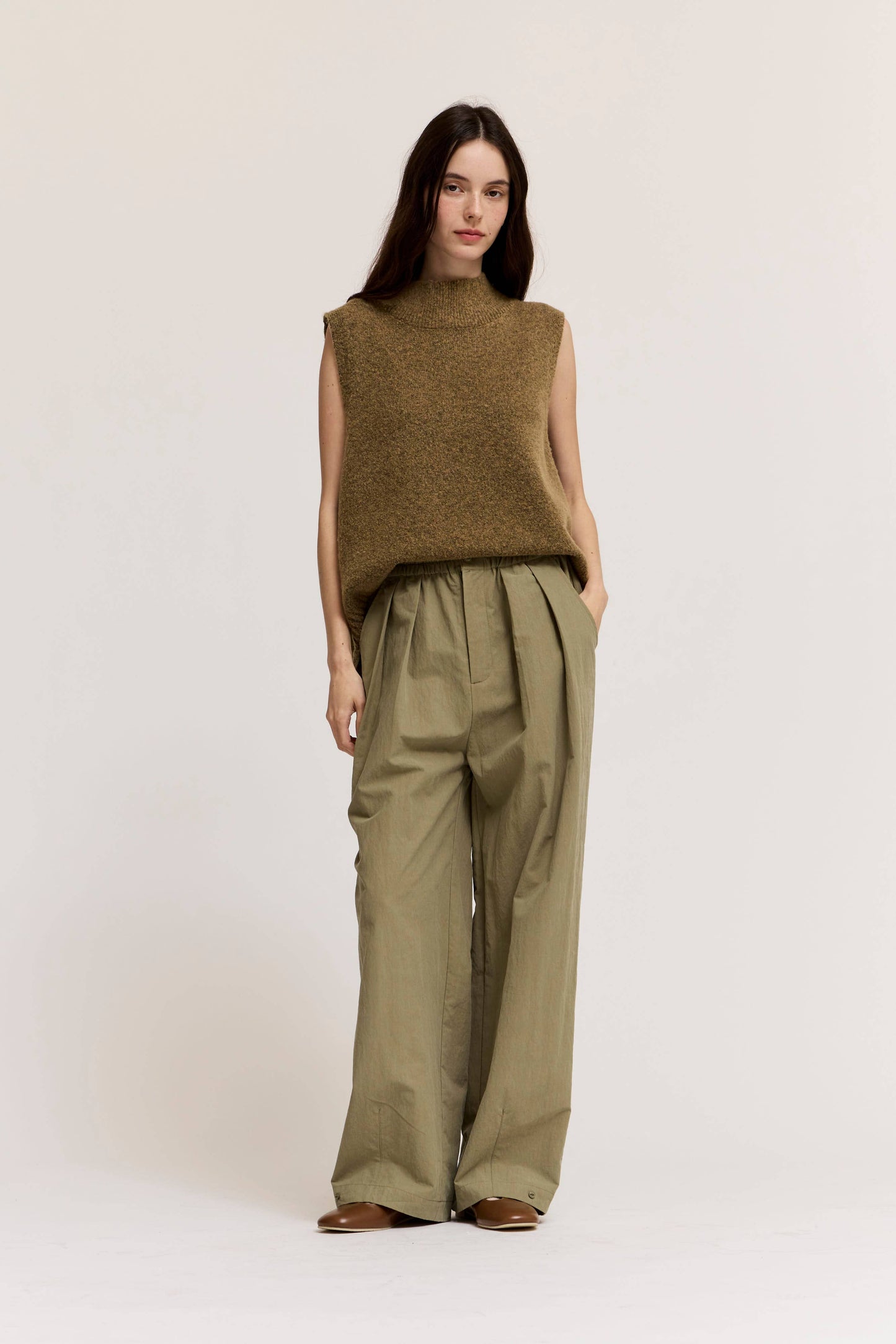 42367 - GILET IN MAGLIA CON SPACCHI: CAMMELLO / Contemporaneo / M