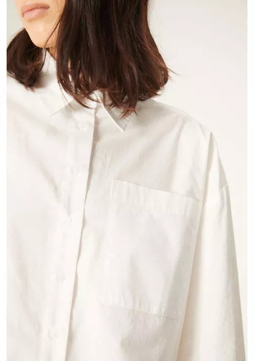 Camicia oversize dalla lunghezza asimmetrica in popeline bianca